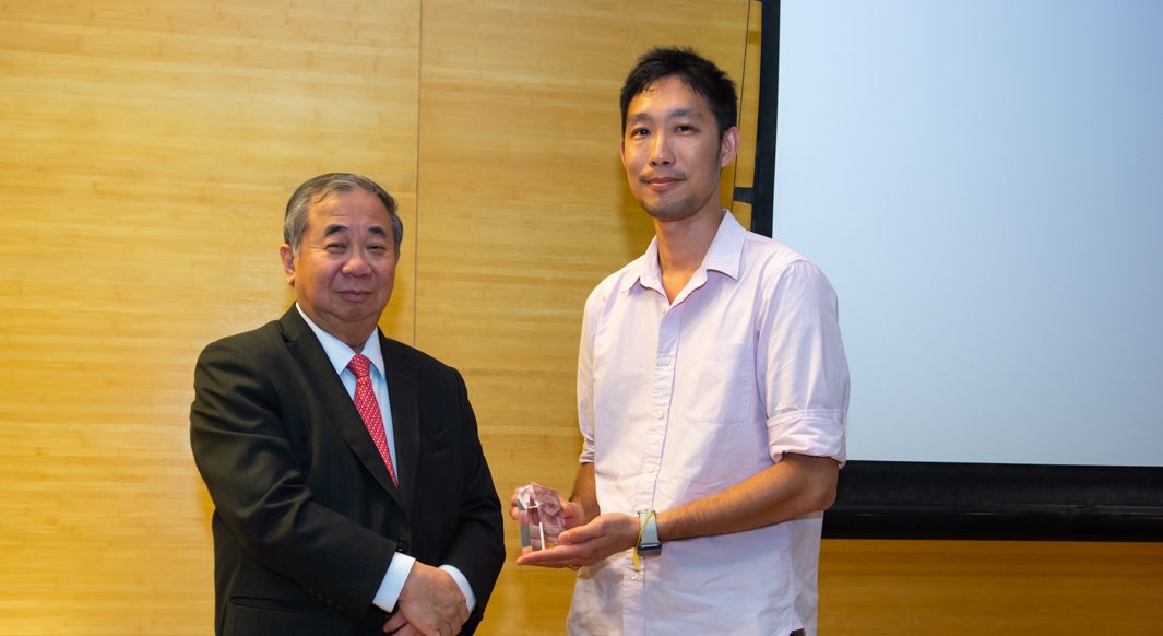 2020 | Dr Lim Zhi Han from SPS wins Faculty Teaching Excellence Award!